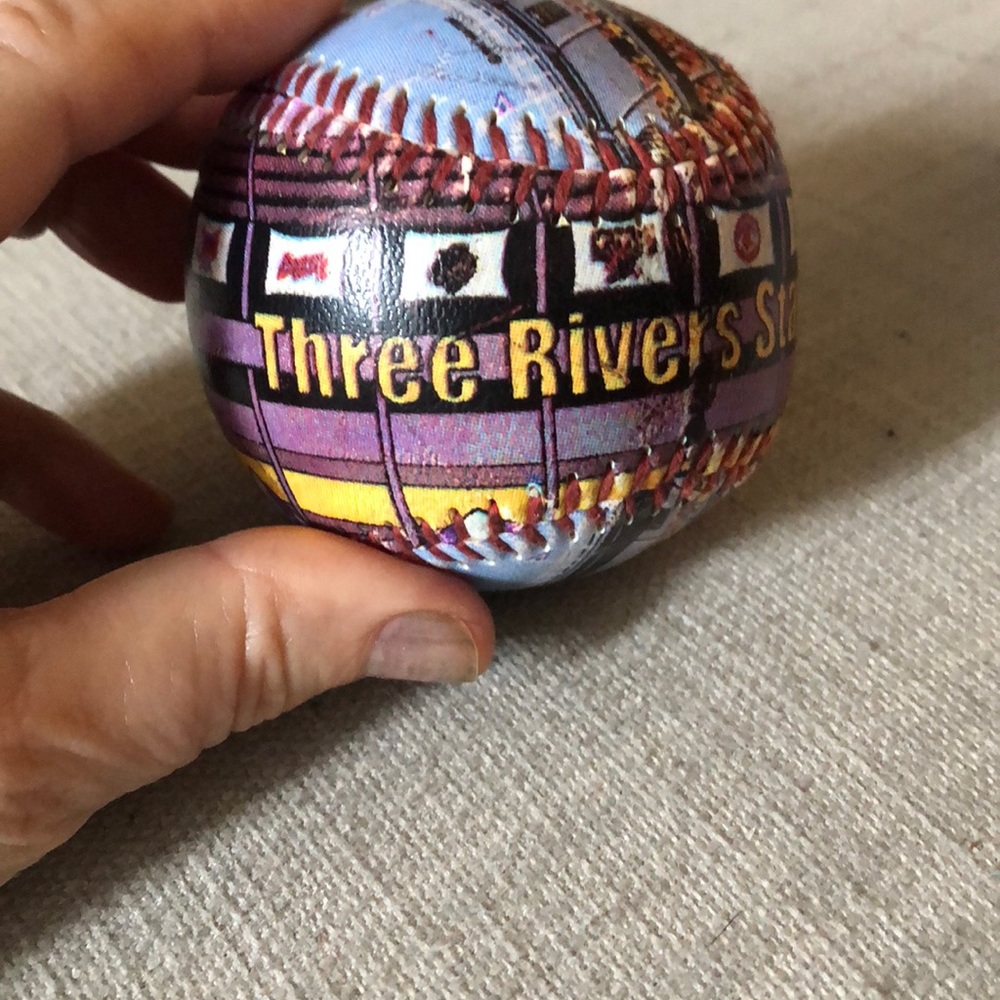 Three Rivers Stadium commemorative baseball - Picture 2 of 4